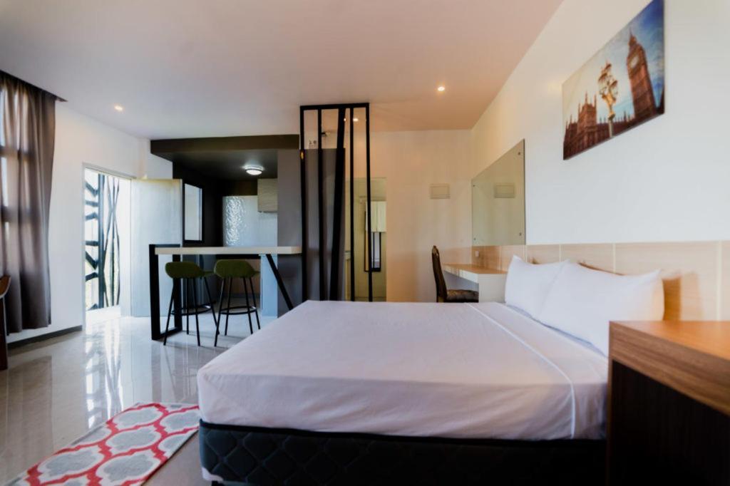 Soi Suites Talibon Exterior photo